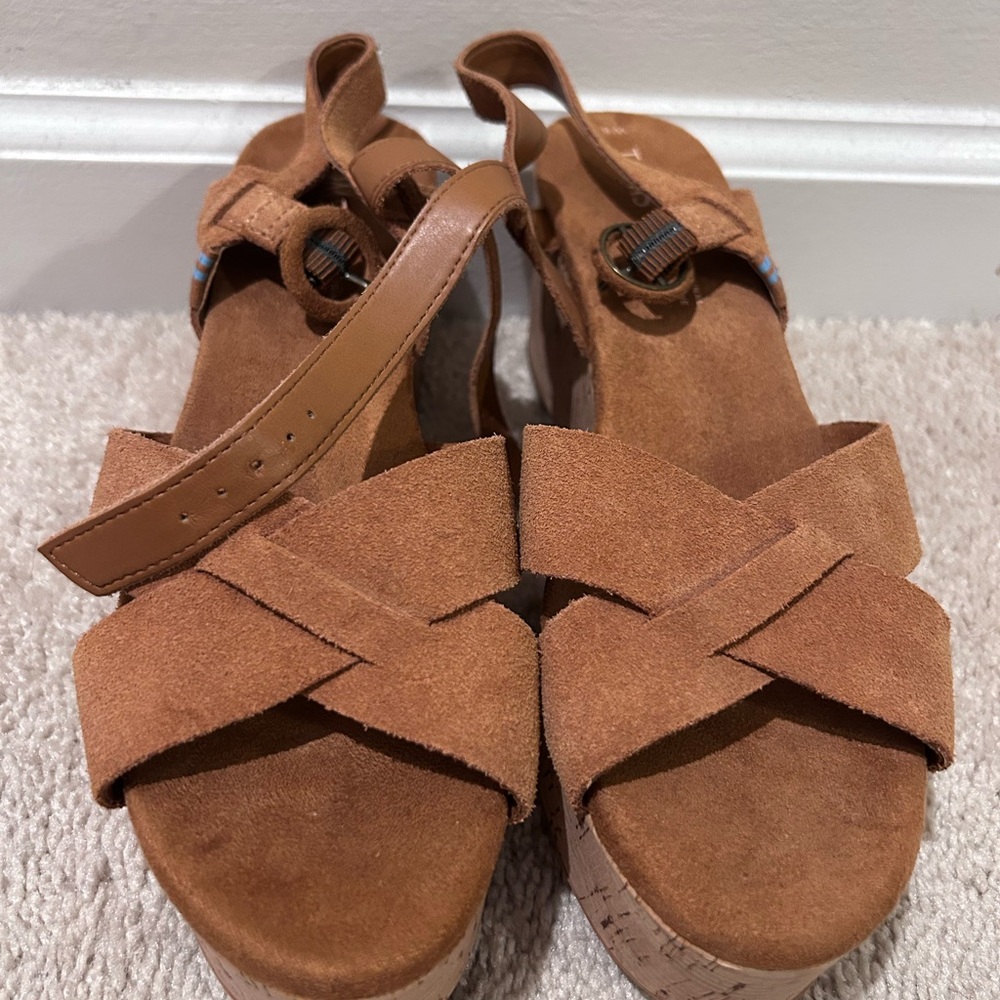 Toms Tan Suede Women's Wedges